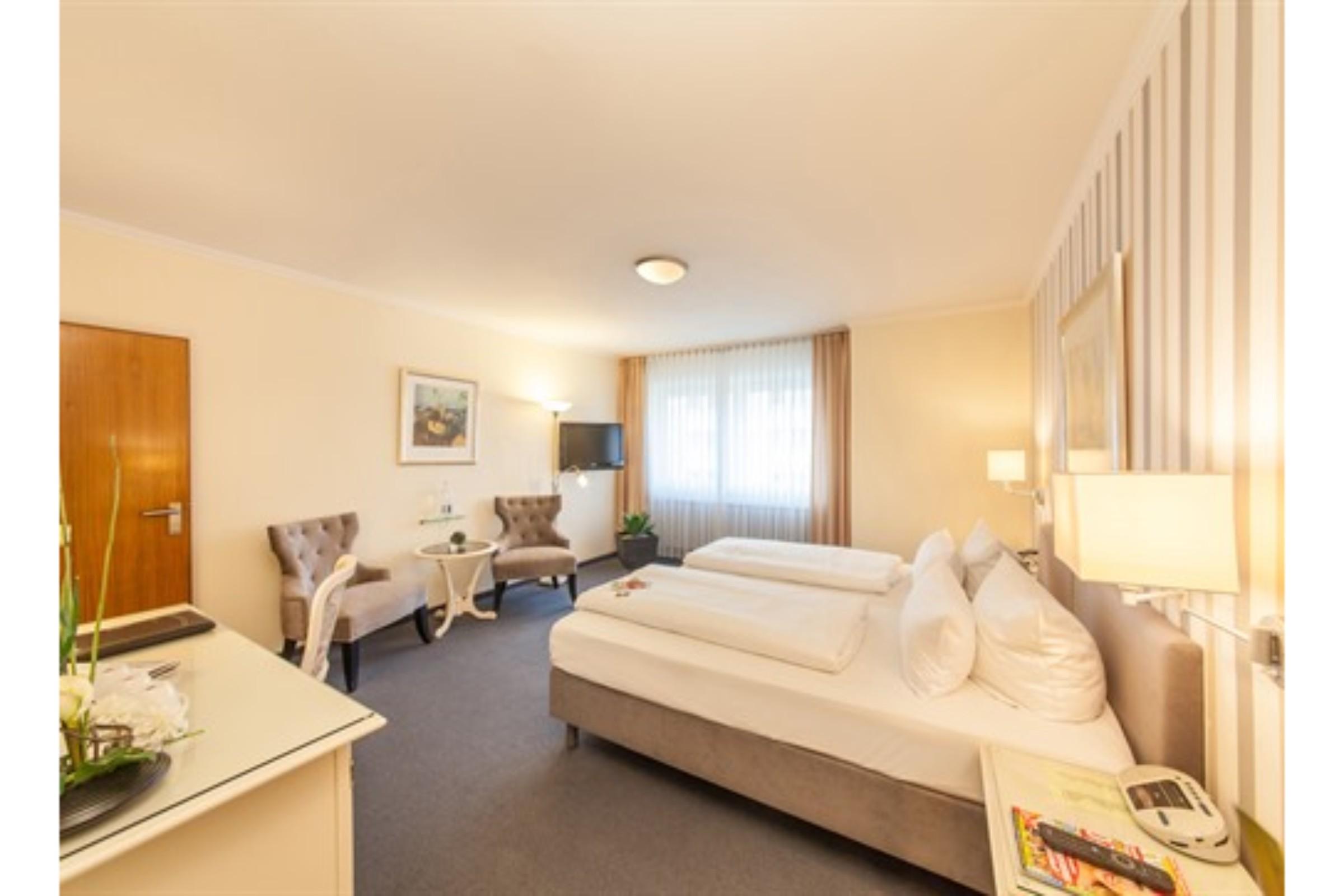 Flora Aparthotel 4*